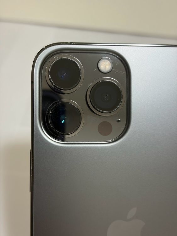 ���Хåƥ꡼83% SIM�ե꡼ iPhone13ProMax 256GB ����ե�����