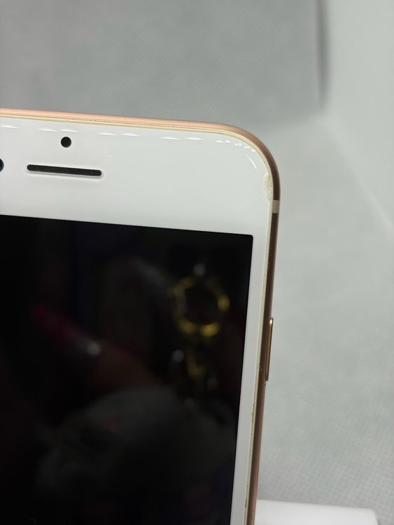 ���Хåƥ꡼82% SIM�ե꡼ iPhone8 64GB �������