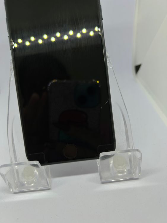 ��SIM�ե꡼ iPhoneSE��3����  256GB �ߥåɥʥ���