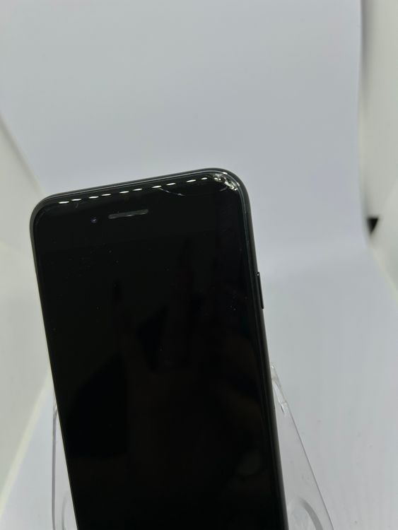 ��SIM�ե꡼ iPhoneSE��3����  64GB �ߥåɥʥ��� �Хåƥ꡼78%