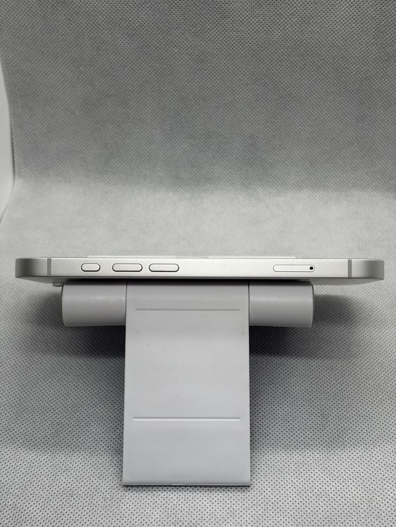 ������̤���� SIM�ե꡼ iPhone16e 128GB �ۥ磻��