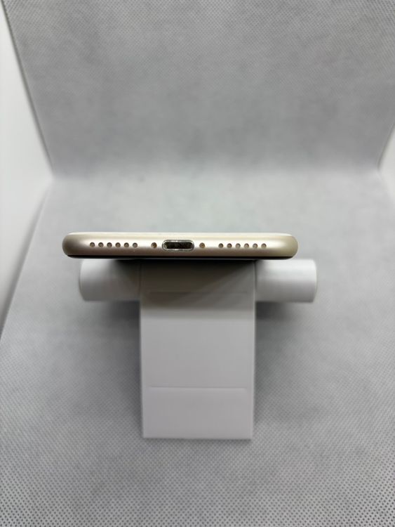 ���ϥԥͥ��ͥå� SIM�ե꡼ iPhoneSE ��3���� 64GB �������饤�� �Хåƥ꡼83%
