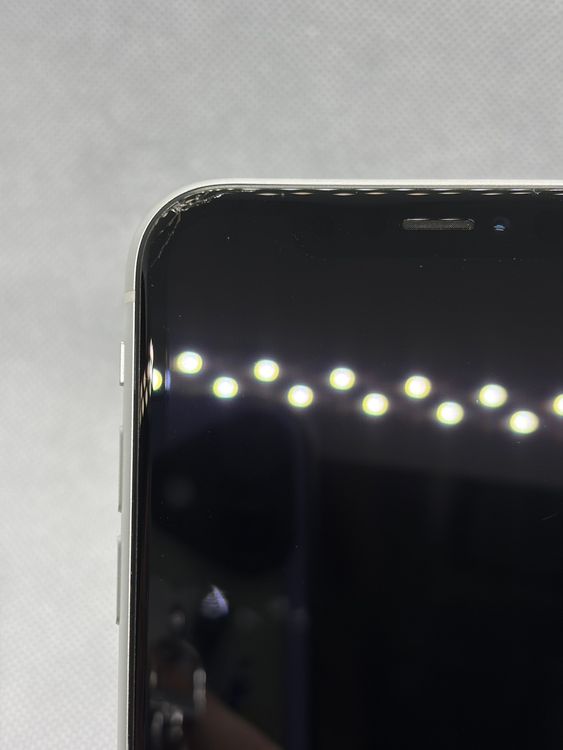 ���Хåƥ꡼90% SIM�ե꡼ iPhoneXR 64GB �ۥ磻��