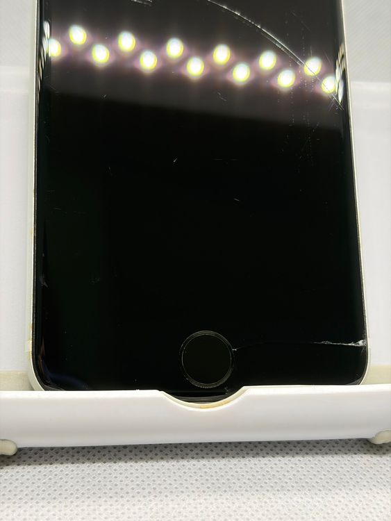 ���Хåƥ꡼83% SIM�ե꡼ iPhoneSE ��2���� 256GB �ۥ磻��