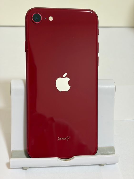 ���Хåƥ꡼81% ���� SIM�ե꡼ iPhoneSE ��3���� 64GB ��å�