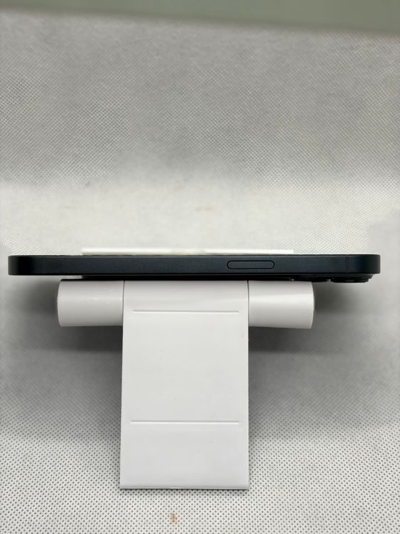 ���Хåƥ꡼88% SIM�ե꡼ iPhone14 256GB �ߥåɥʥ���