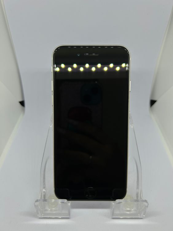 ��SIM�ե꡼ iPhoneSE��3����  64GB �������饤�� �Хåƥ꡼78%