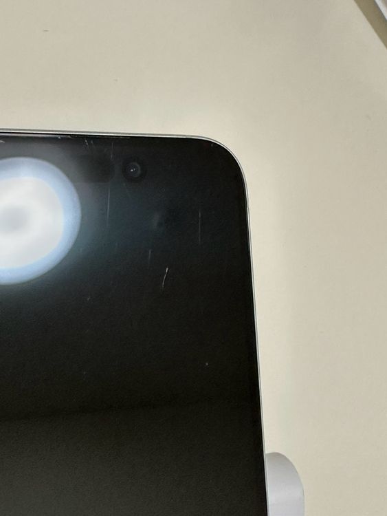 ���Хåƥ꡼82% SIM�ե꡼ iPhone15 128GB ���꡼��