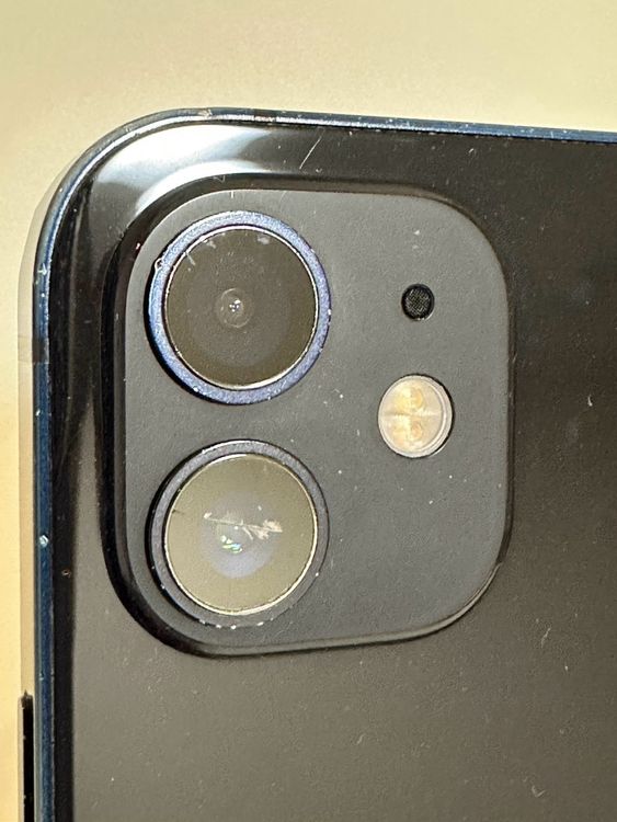 ���Хåƥ꡼88% SIM�ե꡼ iPhone12 64GB �֥�å�