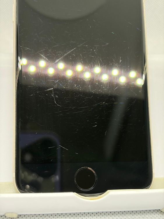 ���ϥԥͥ��ͥå� SIM�ե꡼ iPhoneSE ��3���� 64GB �������饤��