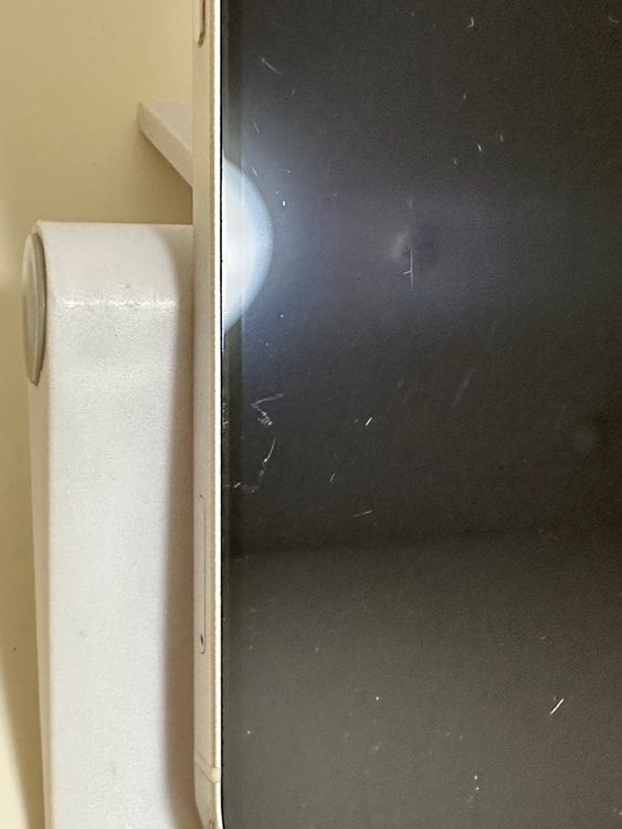 ���Хåƥ꡼84% SIM�ե꡼ iPhone12 64GB �ۥ磻��