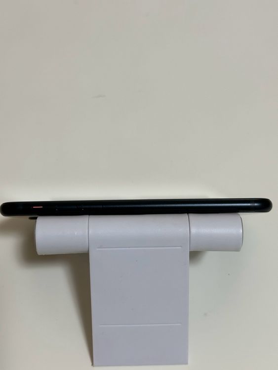 ��̤������ SIM�ե꡼ iPhoneSE ��3���� 64GB �ߥåɥʥ���