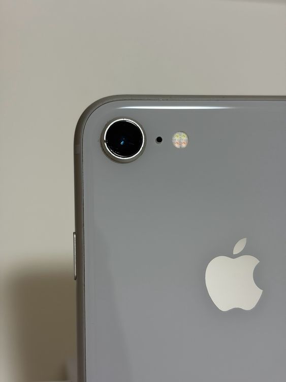 ��SIM�ե꡼ iPhone8 64GB ����С�