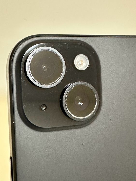 ���Хåƥ꡼81% SIM�ե꡼ iPhone15 128GB �֥�å�