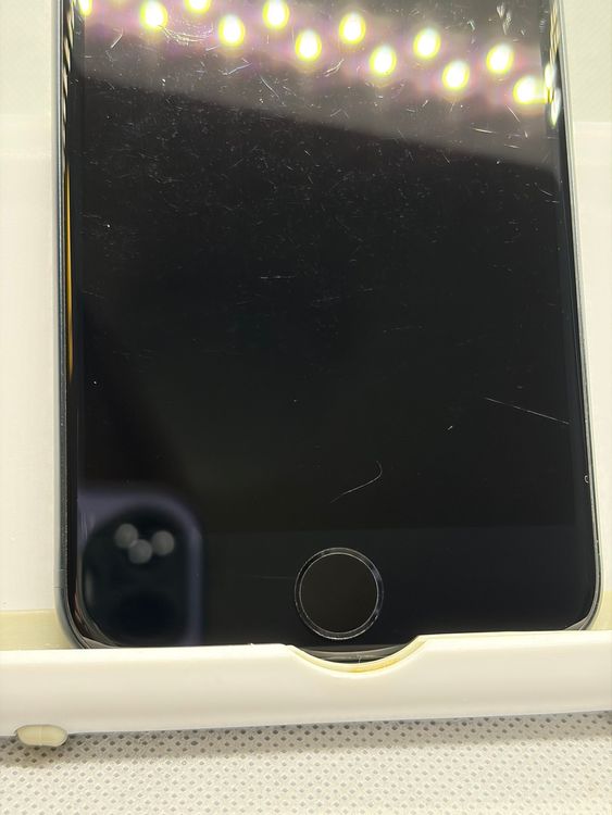 ���Хåƥ꡼88% SIM�ե꡼ iPhoneSE ��3���� 128GB �ߥåɥʥ���