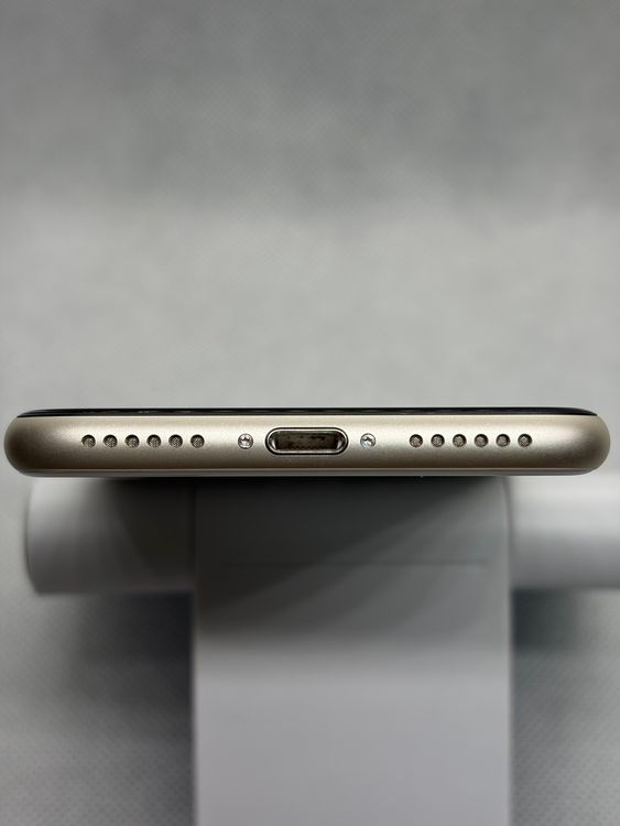 ���Хåƥ꡼87% ����Ʊ�� SIM�ե꡼ iPhoneSE ��3���� 64GB �������饤��
