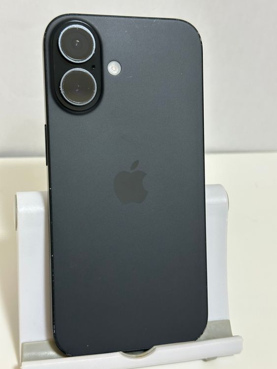���Хåƥ꡼90% SIM�ե꡼ iPhone16 128GB �֥�å�