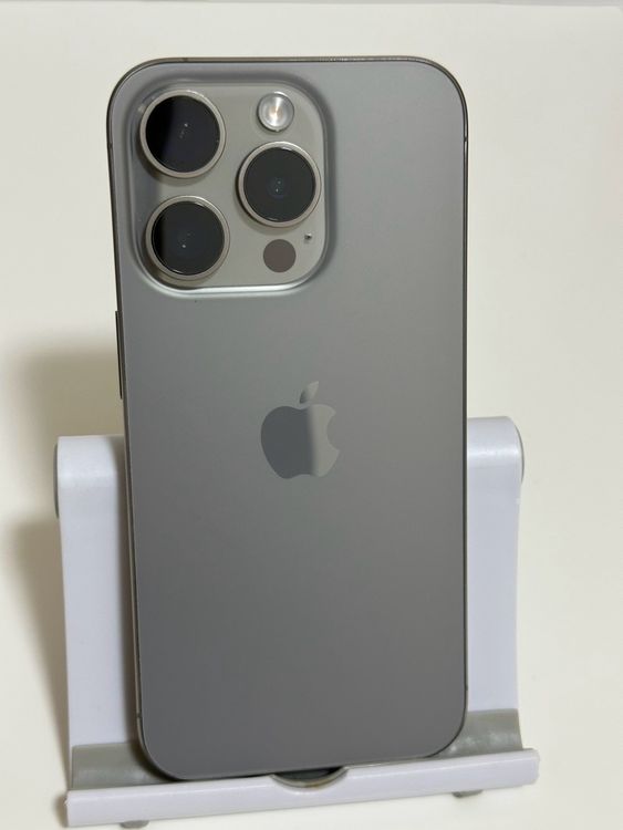 ���Хåƥ꡼84% SIM�ե꡼ iPhone15Pro 256GB �ʥ���������˥���