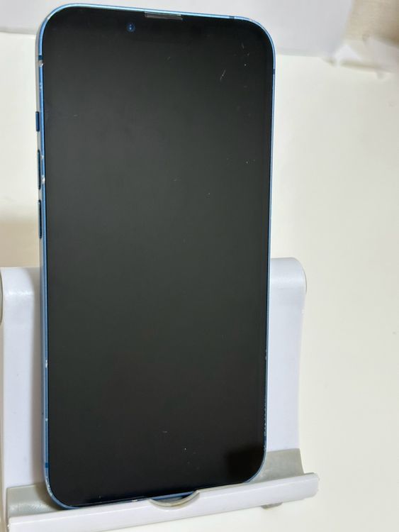 ���Хåƥ꡼84% SIM�ե꡼ iPhone13 128GB �֥롼