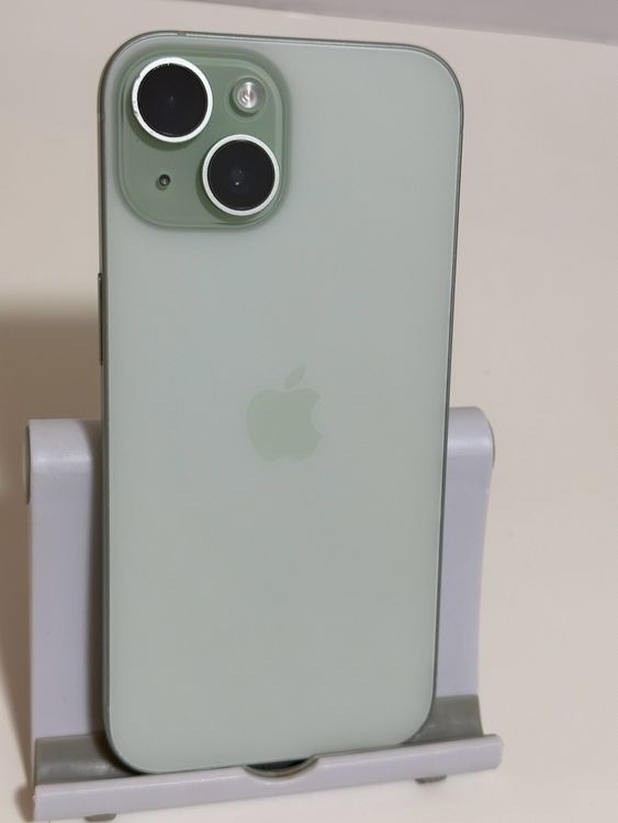 ���Хåƥ꡼82% SIM�ե꡼ iPhone15 128GB ���꡼��