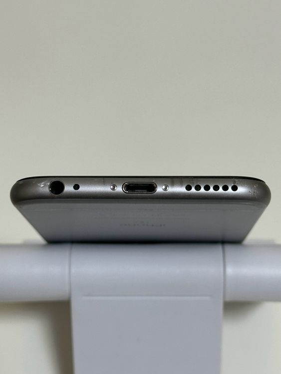 ��SIM�ե꡼ iPhone6s 64GB ����С�
