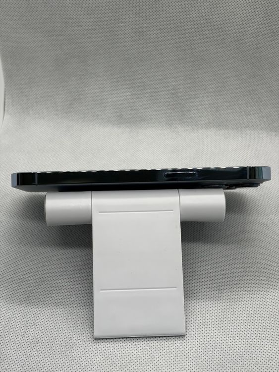 ���Хåƥ꡼89% SIM�ե꡼ iPhone13Pro 256GB ������֥롼