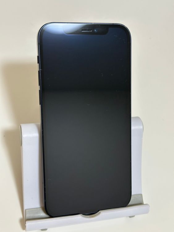 ���Хåƥ꡼82% SIM�ե꡼ iPhone12 128GB �֥�å�