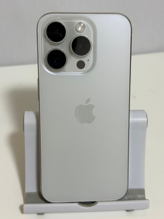 ���Хåƥ꡼83% SIM�ե꡼ iPhone15Pro 128GB �ʥ���������˥���
