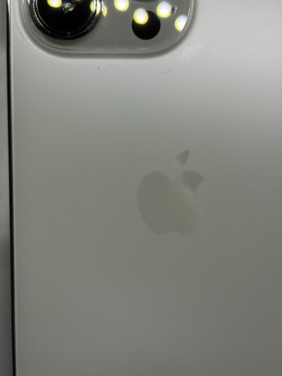 ���Хåƥ꡼84% SIM�ե꡼ iPhone13Pro 256GB ����С�