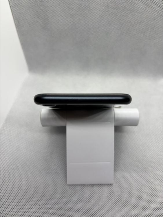 ���ϥԥͥ� SIM�ե꡼ iPhoneSE ��3���� 128GB �ߥåɥʥ��� �Хåƥ꡼80%