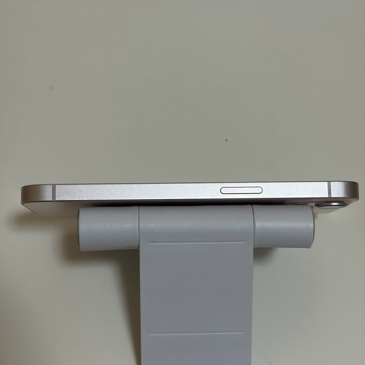 ���Хåƥ꡼82% SIM�ե꡼ iPhone13 128GB �ԥ�