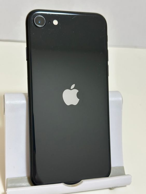 ���Хåƥ꡼84% SIM�ե꡼ iPhoneSE ��2���� 64GB �֥�å�
