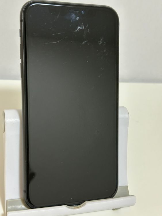 ���Хåƥ꡼80% SIM�ե꡼ iPhone11 64GB �֥�å�