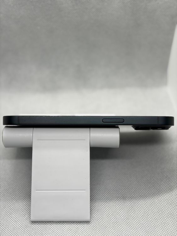 ���Хåƥ꡼84% SIM�ե꡼ iPhone14 128GB �ߥåɥʥ���