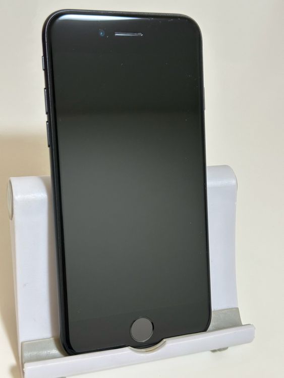 ���Хåƥ꡼89% SIM�ե꡼ iPhoneSE ��2���� 64GB �֥�å�