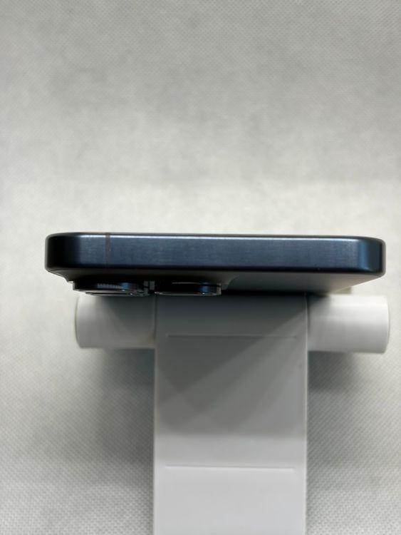 ���Хåƥ꡼88% SIM�ե꡼ iPhone15ProMax 256GB �֥롼