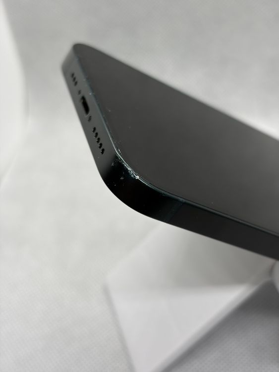 ���Хåƥ꡼83% SIM�ե꡼ iPhone13 256GB �ߥåɥʥ���