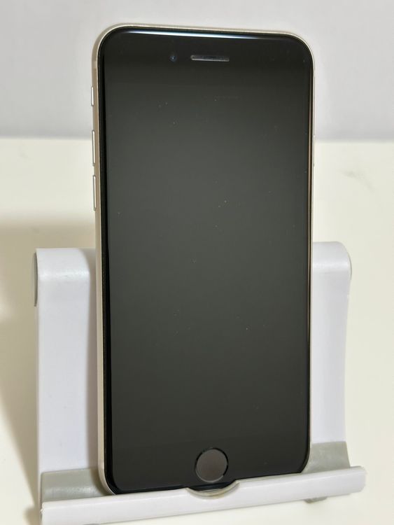 ��SIM�ե꡼ iPhoneSE ��3���� 64GB �������饤��