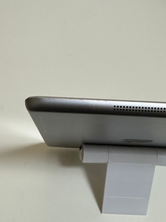 ��iPad Air ��1���� 32GB ���ڡ������쥤 SoftBank