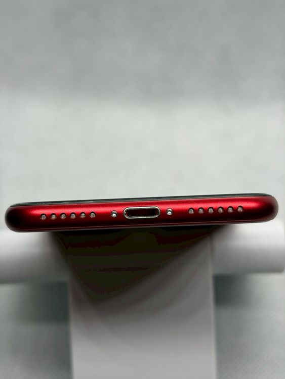 ���Хåƥ꡼99% ����Ʊ�� SIM�ե꡼ iPhoneSE ��3���� 128GB �������饤��