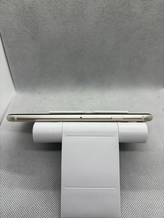 ���ϥԥͥ��ͥå� SIM�ե꡼ iPhoneSE ��3���� 64GB �Хåƥ꡼82% �������饤��