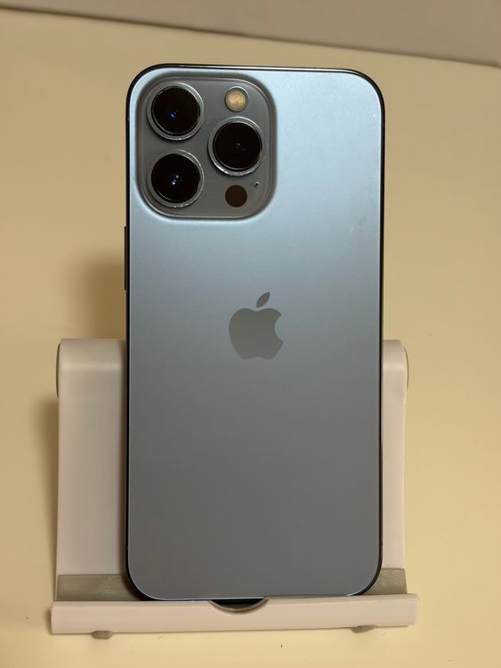 ���Хåƥ꡼82% SIM�ե꡼ iPhone13Pro 128GB ������֥롼