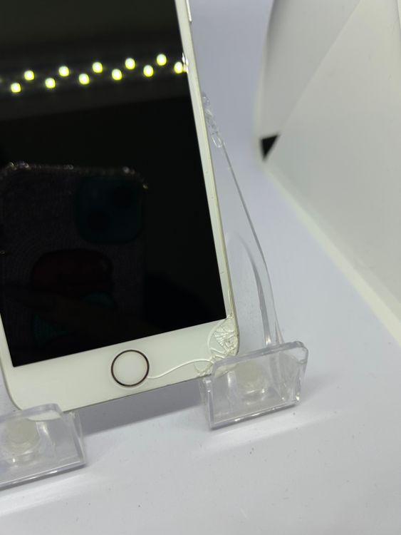 ��SIM�ե꡼ iPhone8  256GB ����С� �Хåƥ꡼64%