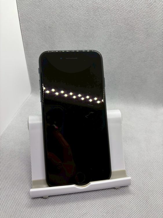 ���ϥԥͥ��ͥå� SIM�ե꡼ iPhoneSE ��3���� 64GB �ߥåɥʥ��� �Хåƥ꡼80%