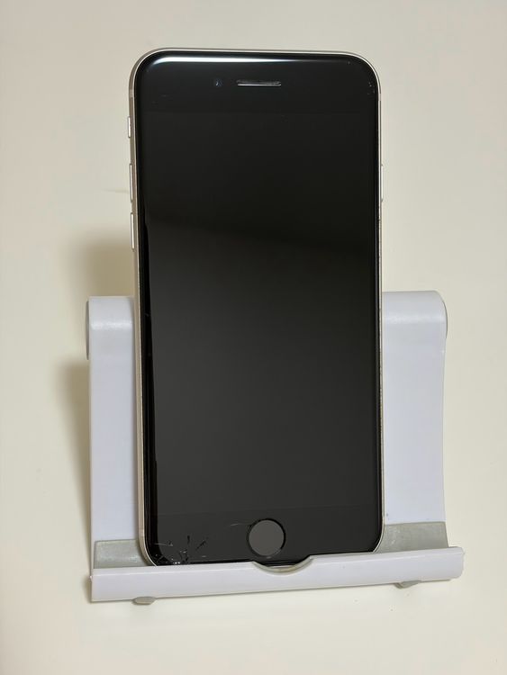 ���Хåƥ꡼85% SIM�ե꡼ iPhoneSE ��3���� 64GB �������饤��