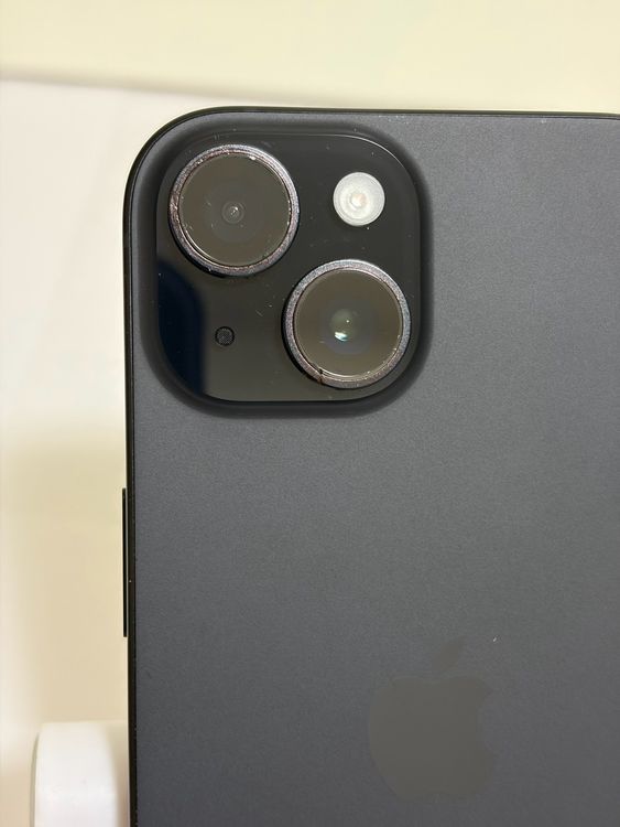 ���Хåƥ꡼88% SIM�ե꡼ iPhone15 128GB �֥�å�
