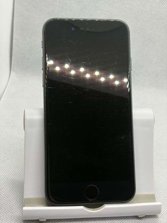 ���Хåƥ꡼95% SIM�ե꡼ iPhoneSE ��3���� 128GB �ߥåɥʥ���