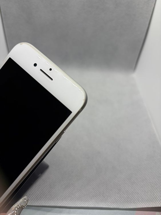 ���ϥԥͥ��ͥå� SIM�ե꡼ iPhone8 64GB ����С� �Хåƥ꡼85%