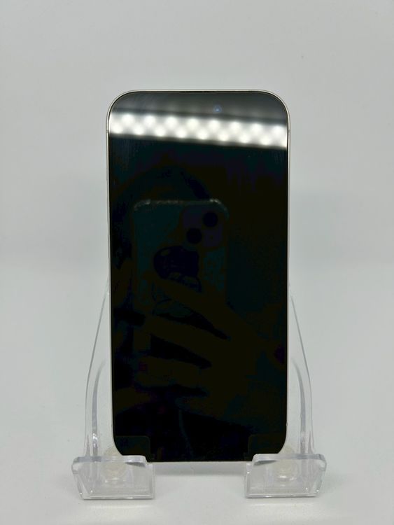 SIM�ե꡼ iPhone15Pro  128GB �ۥ磻�ȥ����˥��� �Хåƥ꡼81%