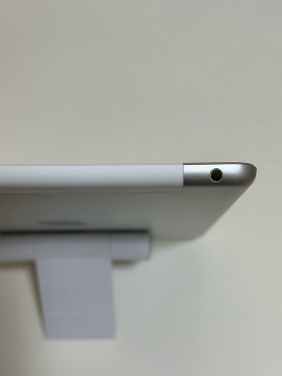 ��SIM�ե꡼ iPad ��9���� 64GB ����С�